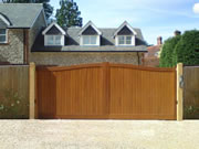 Henley wooden driveway gate