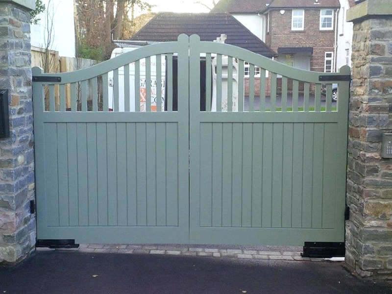 Croft-C2-Painted-Automated-Driveway-Gate