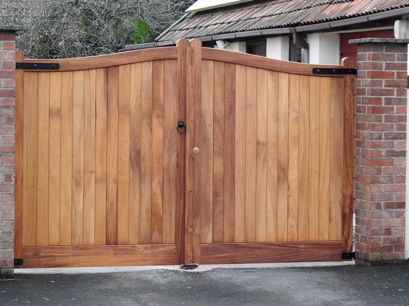 Henley driveway gate H2A on oiled iroko hardwood